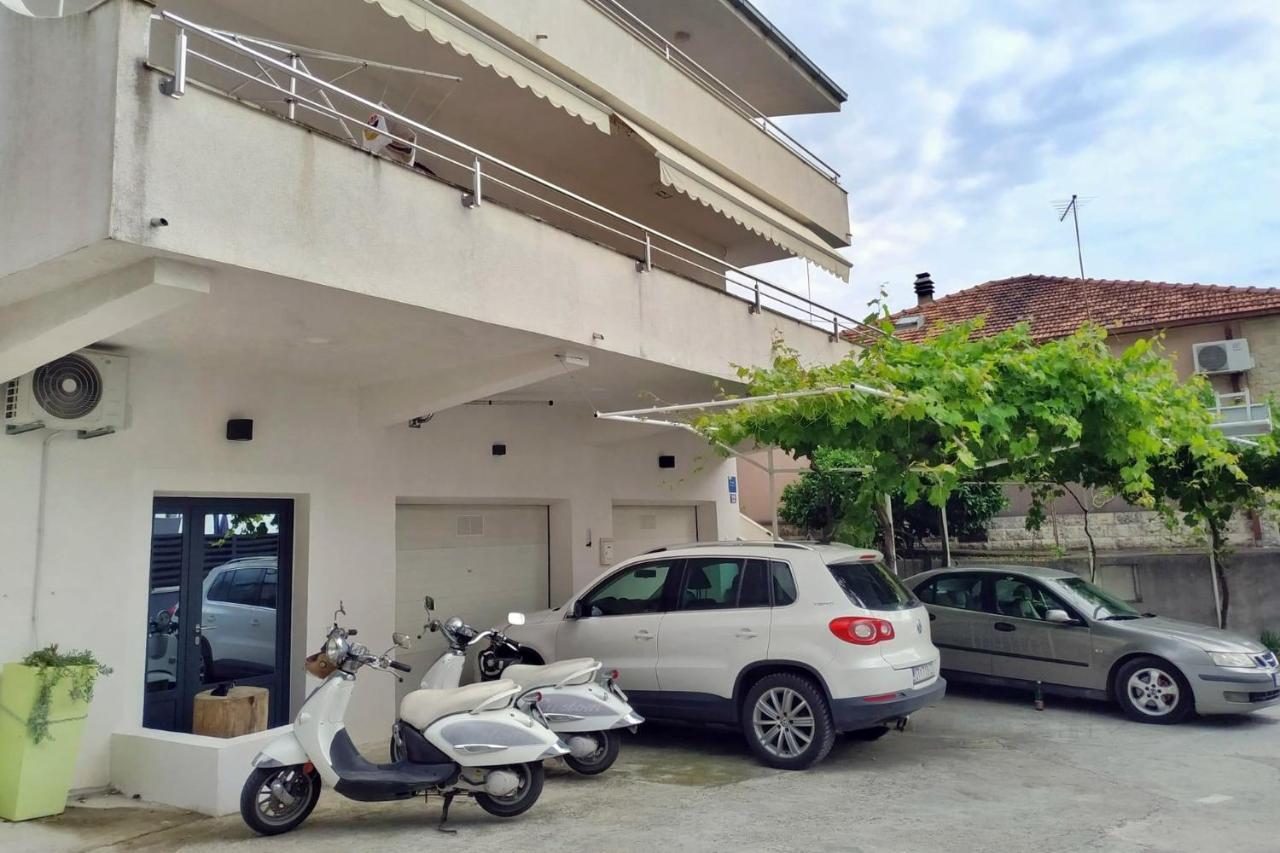 Apartments With A Parking Space Sumpetar, Omis - 11798 Jesenice  Bagian luar foto